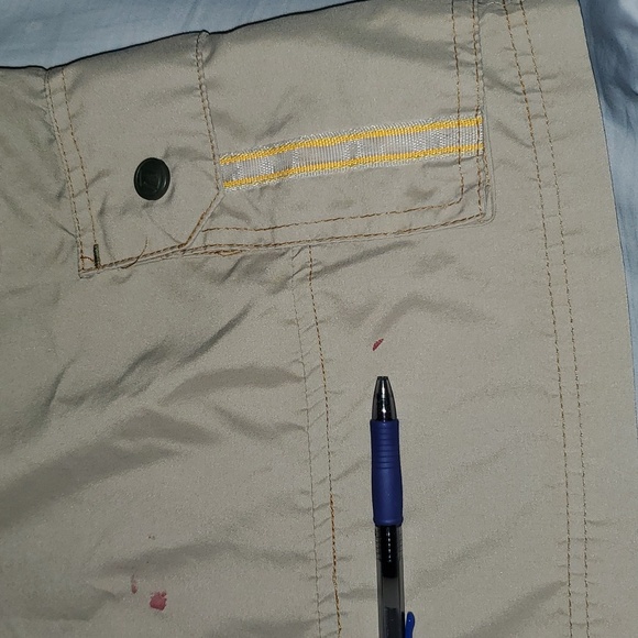 Vintage 90s Macgear Tan Cargo Shorts with Yellow Stitching size 40 - Picture 10 of 13